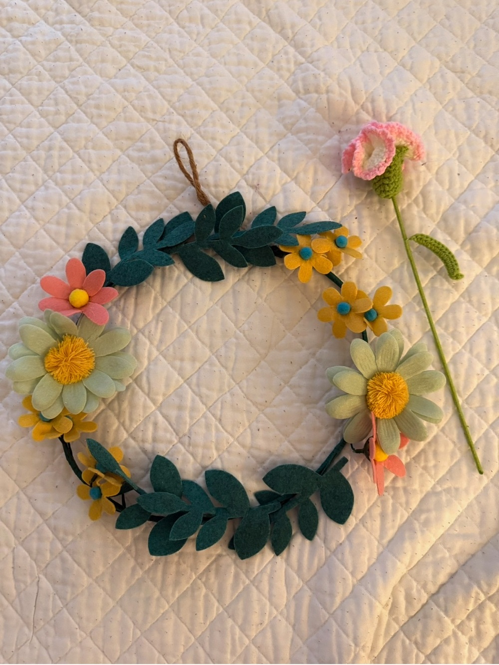 Felt Flower Wreath - Pastel Floral Wall Decor Set